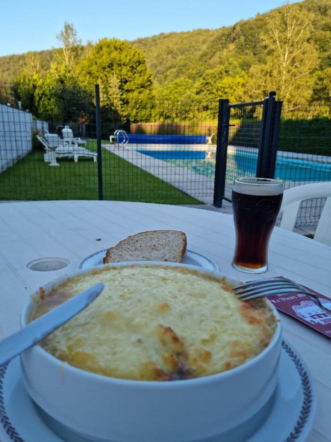 Auberge Le Vieux Moulin Poupehan Bagian luar foto
