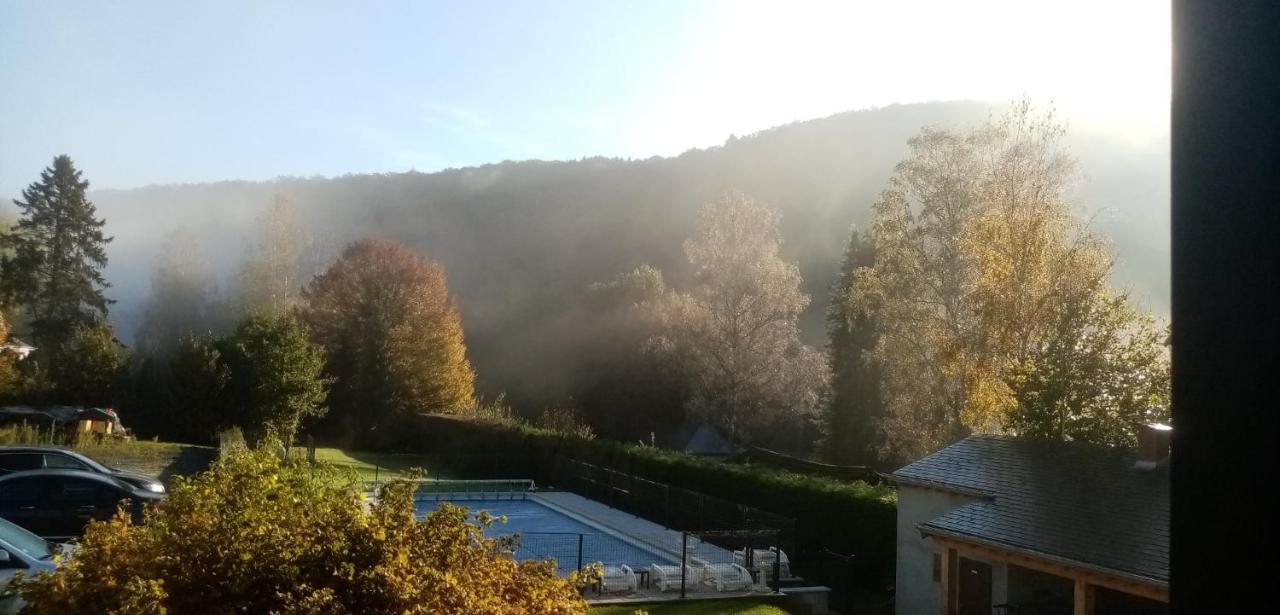 Auberge Le Vieux Moulin Poupehan Bagian luar foto