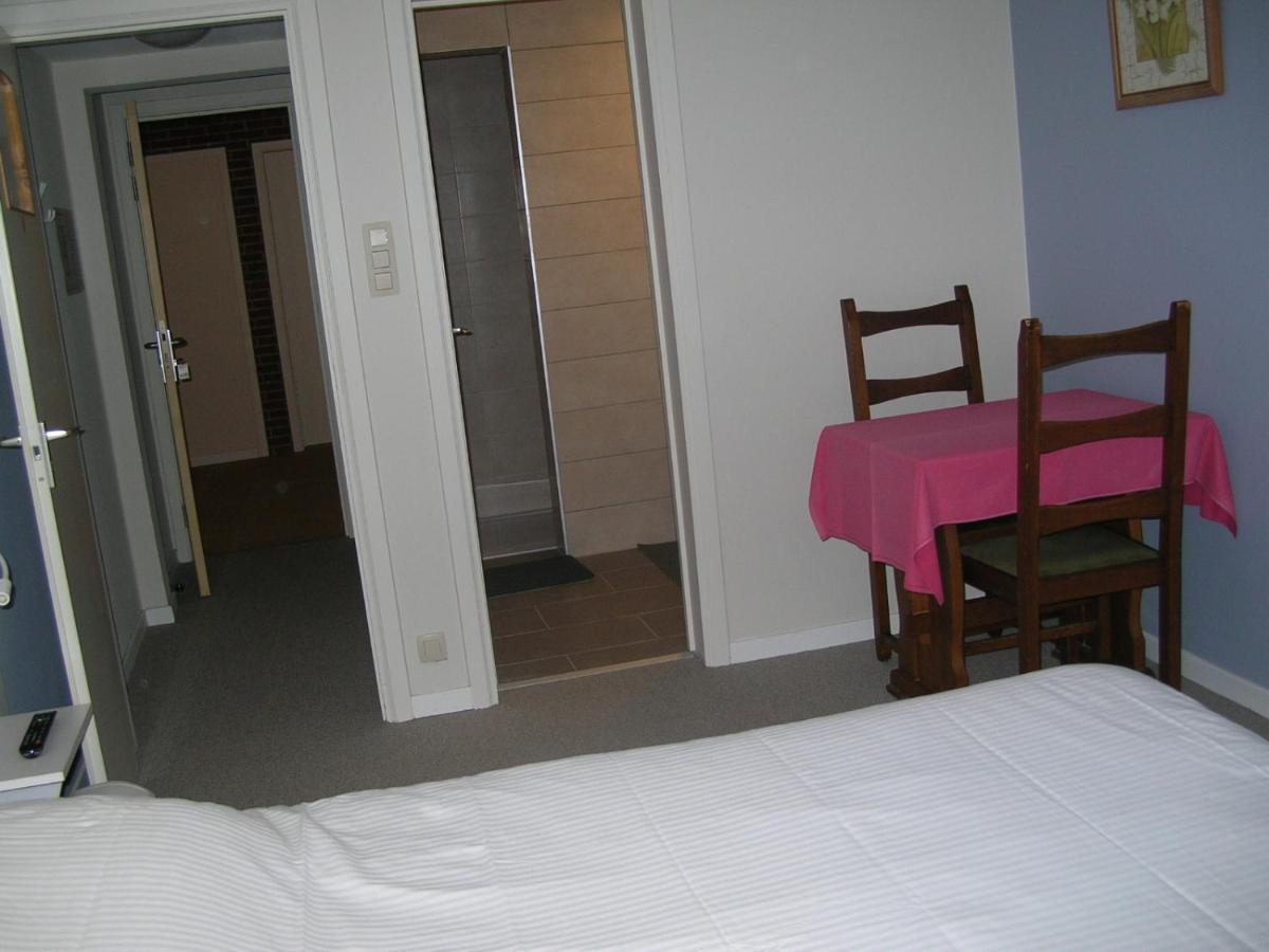 Auberge Le Vieux Moulin Poupehan Bagian luar foto